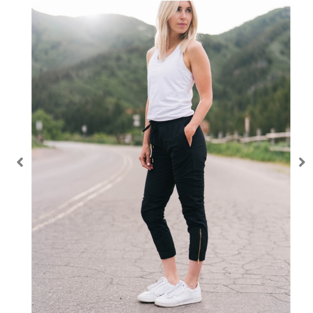 ZYIA Wmns SMALL: Black Everywhere Zipper Joggers